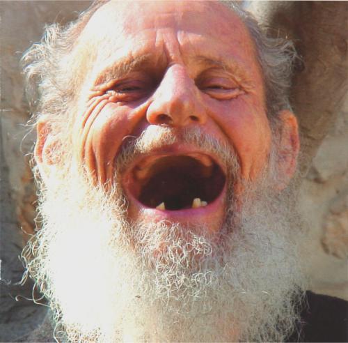 http://idekonyol.files.wordpress.com/2009/05/israel-125year-old-man-laughing1.jpg?w=500&h=492